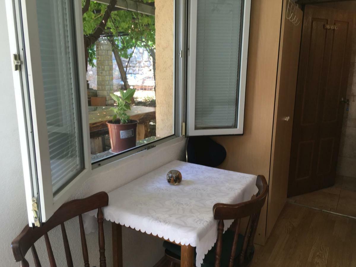 Apartman Nadia Karlobag Exterior photo