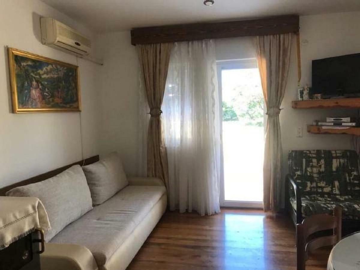 Apartman Nadia Karlobag Exterior photo